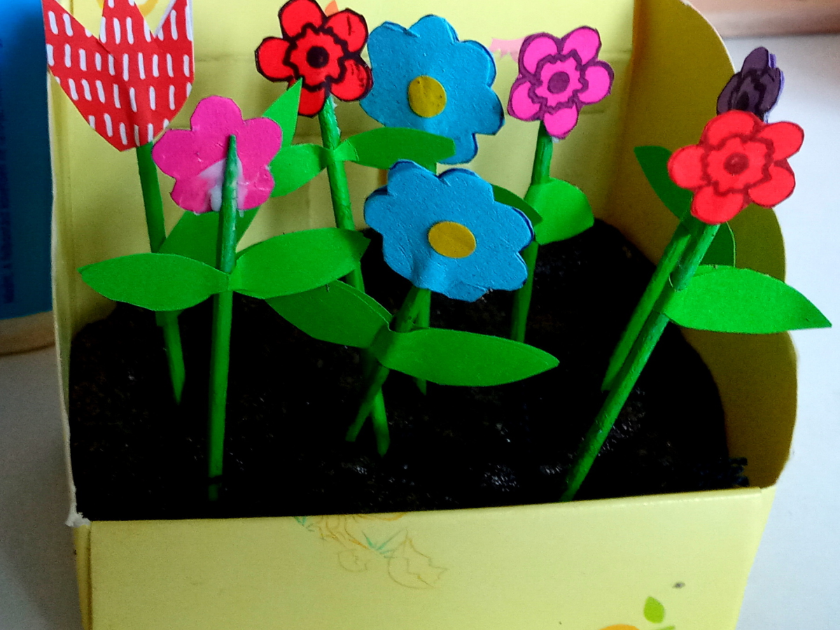 Én kis kertet kerteltem. Játékos virágoskert kávézacc&nbsp;gyurmával